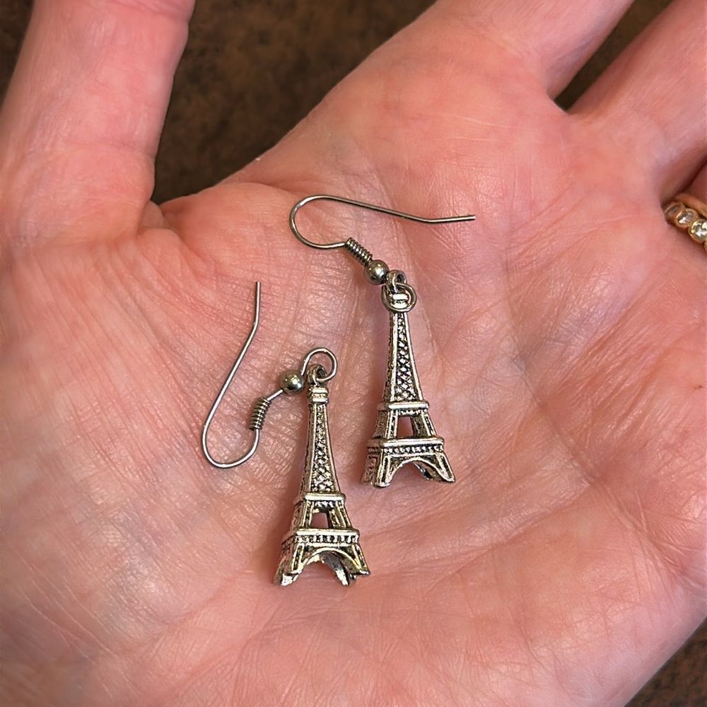 EIFFEL TOWER EARRINGS DANGLE COLUMN PIERCED UNIQUE WORLD FRENCH TRAVELER MINI - Picture 6 of 9